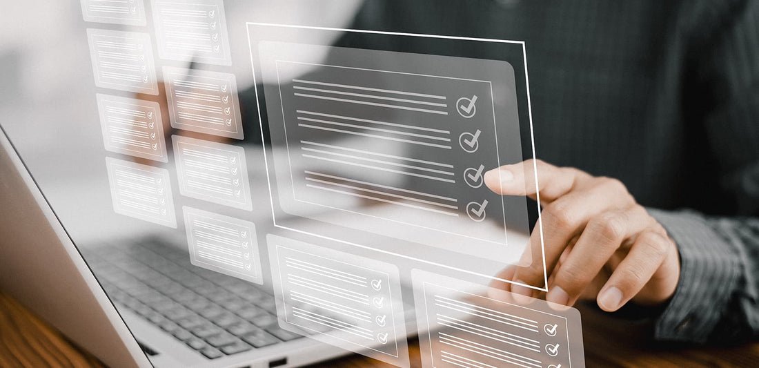 Mockup einer DSGVO-konformen Website mit transparentem Cookie-Banner – zeigt rechtlich sauberes UX-Design zur Vertrauensbildung und Conversion-Optimierung